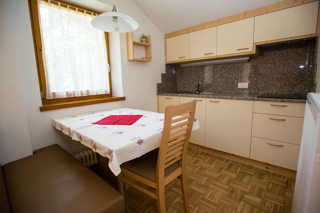 Appartamenti Genziana La Villa  Ruang foto
