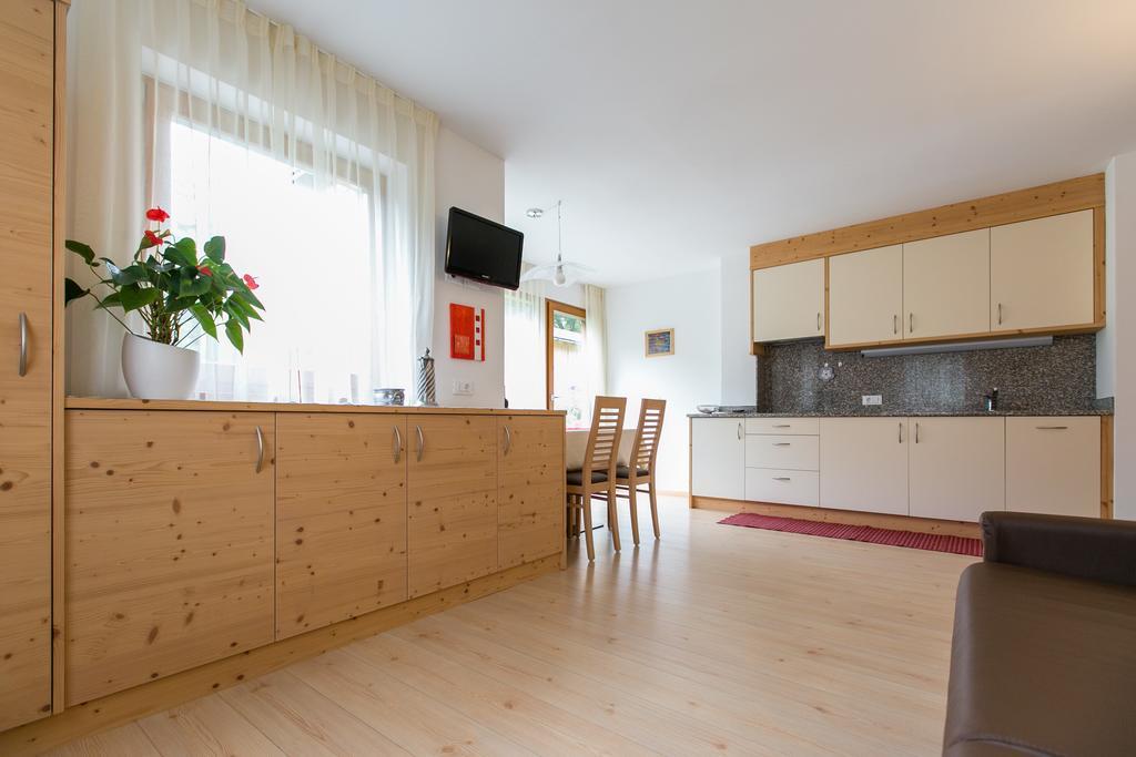 Appartamenti Genziana La Villa  Ruang foto