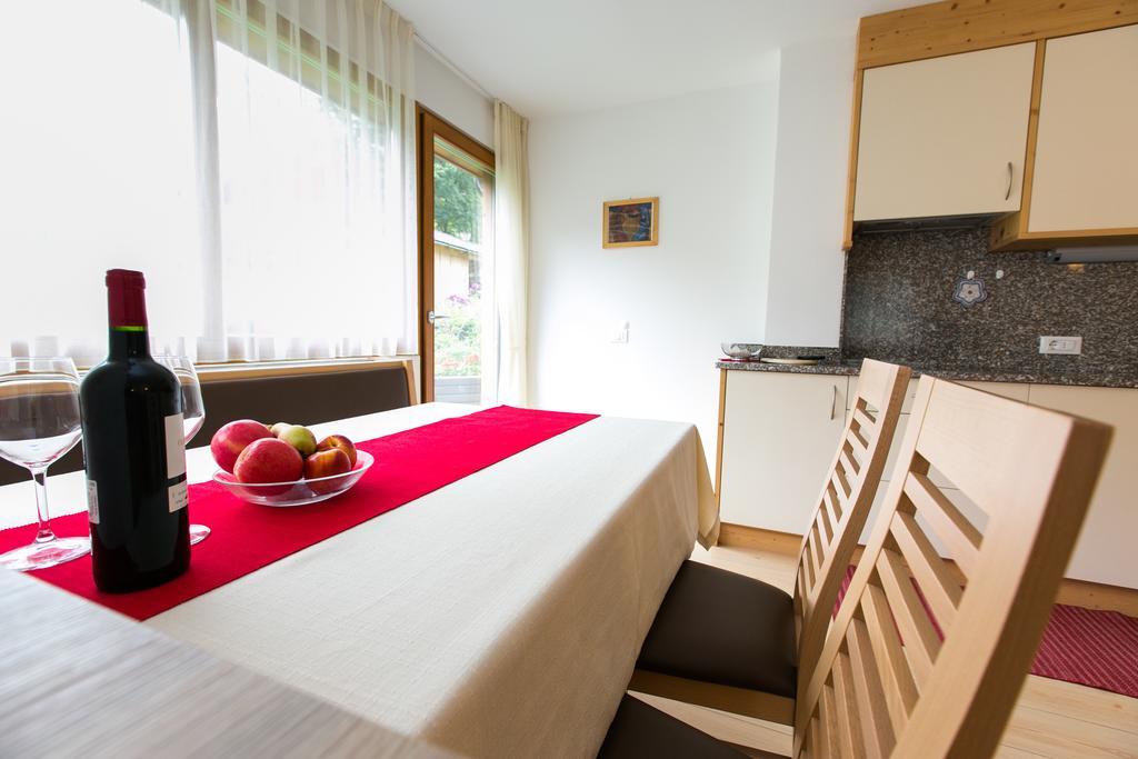 Appartamenti Genziana La Villa  Ruang foto