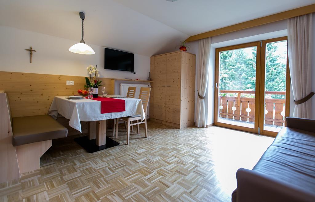 Appartamenti Genziana La Villa  Ruang foto