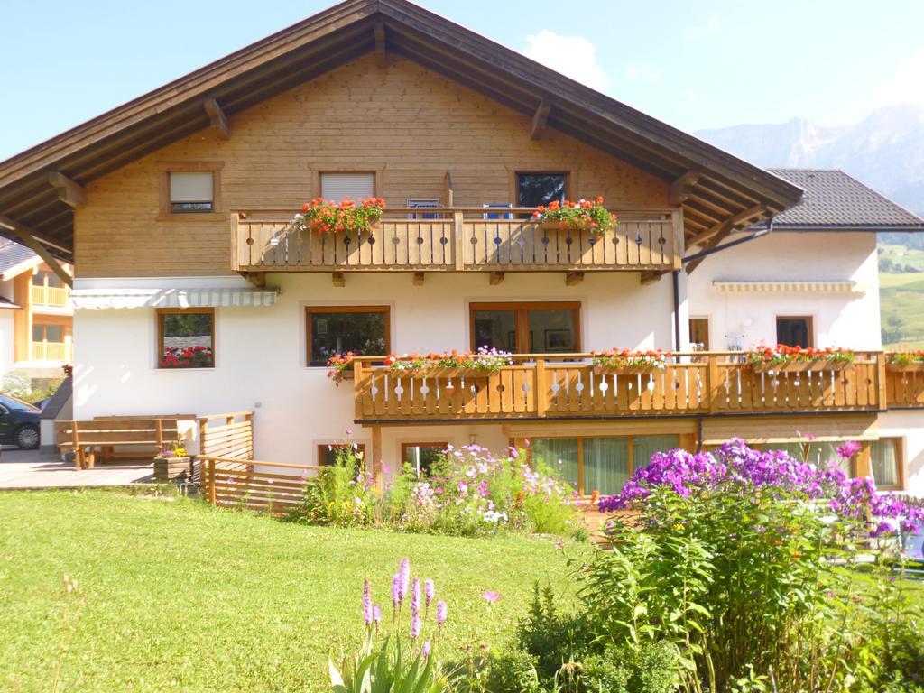Appartamenti Genziana La Villa  Bagian luar foto