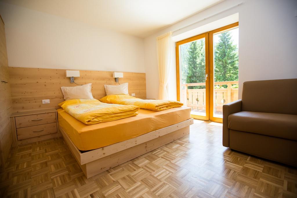 Appartamenti Genziana La Villa  Ruang foto